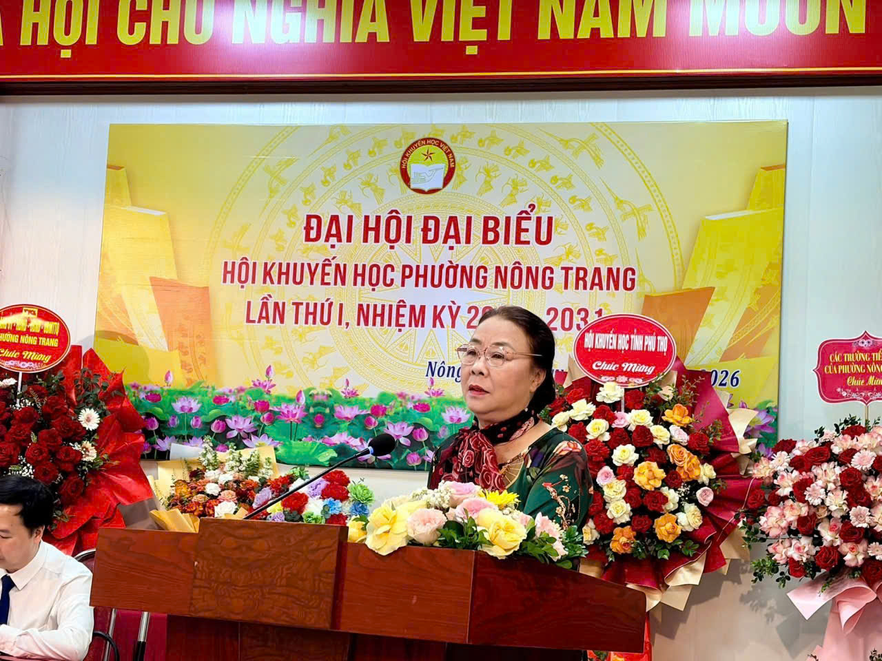 Nhà giáo Ưu tú Nguyễn Thị Thành Chung, Phó Chủ tịch Hội Khuyến học tỉnh phát biểu chỉ đạo tại đại hội